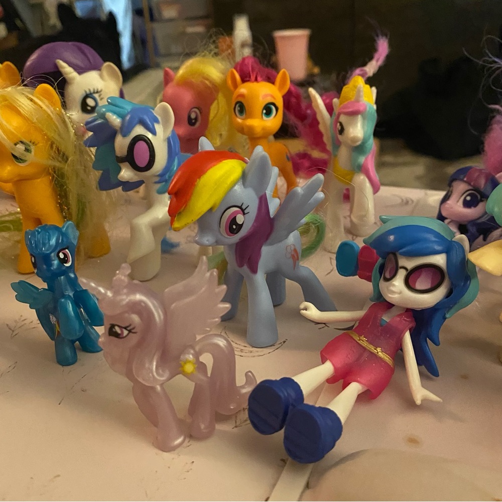 Lot of 24 Official My Little Pony Figures - Picture 10 of 16